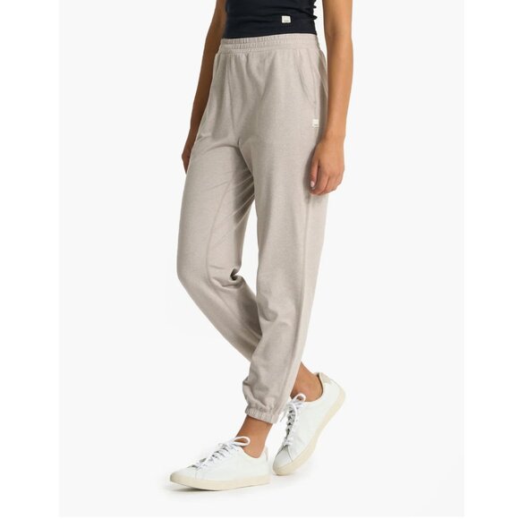 Vuori Women's Boyfriend Sweatpant in Oyster Heather, Size XS - Picture 4 of 9